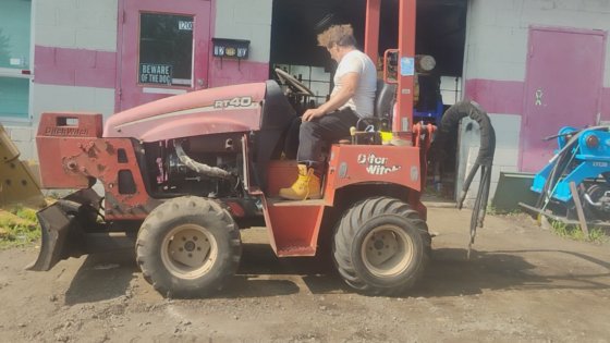 2005 Ditch Witch RT40 Trencher
