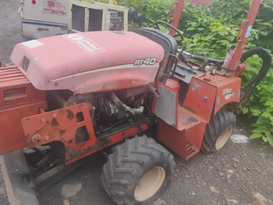 2005 Ditch Witch RT40 Trencher