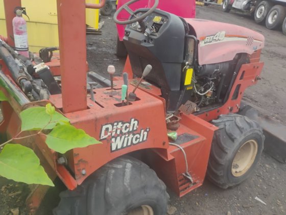 2005 Ditch Witch RT40 Trencher