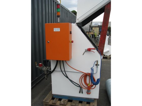 OLIVER TECHNOLOGIES ABRASIVE BLASTING MACHINE