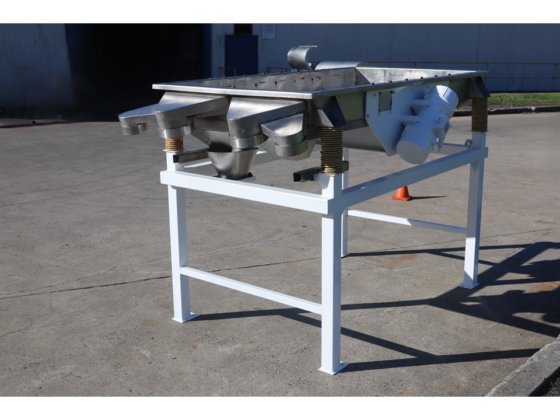 Maseto LARGE VIBRATING VIBRATORY FEEDER SIEVE SHAKER TABLE SEPARATOR in ...