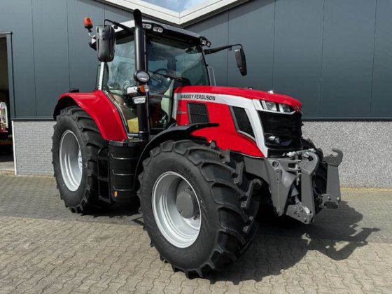 2025-tractors-massey-ferguson-in-hummelo-netherlands