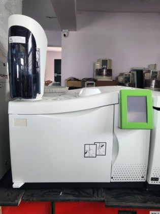 Clarus 680 Gas Chromatography System () in Uttar Pradesh, India