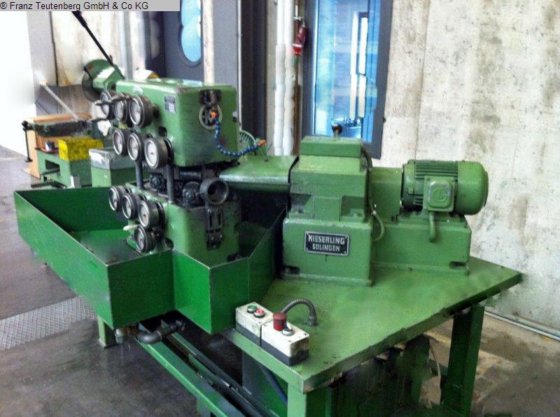 1968 6-roll tube straightening machine