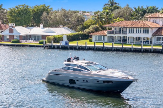 2016 Pershing 62'