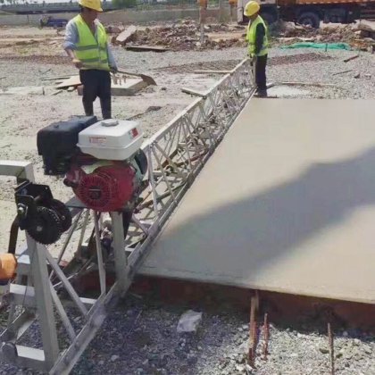 Dynamic 工厂供应（VTS-600）汽油混凝土桁架式熨平板，配备本田发动机