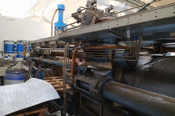 1977 EXTRUSION PRESS