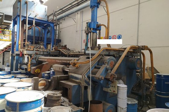 1977 EXTRUSION PRESS