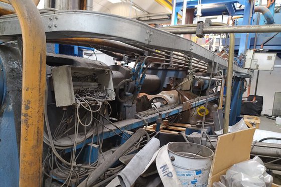 1977 EXTRUSION PRESS