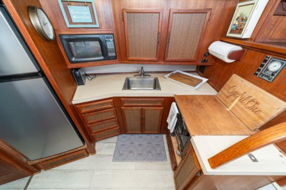 1982 Viking 44'