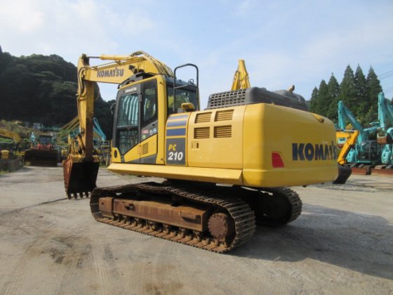 2017 KOMATSU PC210-11