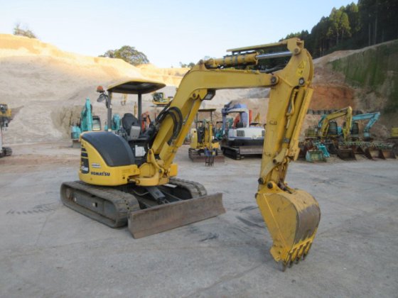 2017 KOMATSU PC45MR-5