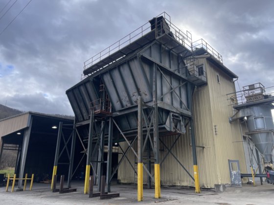 Peerless Two (2) 30 Unit Momo Chip Bins Stock #245195 in Hughesville ...