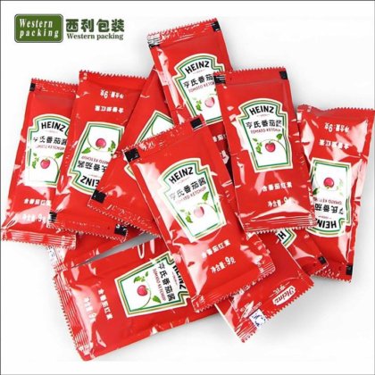 ケチャップポーチパッキングマシン