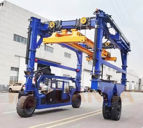 45 Ton Straddle Carrier