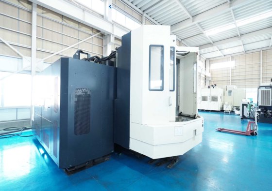 2004 (株)牧野フライス製作所 A-77e