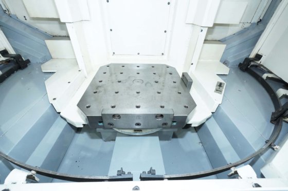 2004 (株)牧野フライス製作所 A-77e