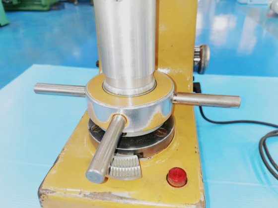 ビッカース測定機　マツザワ