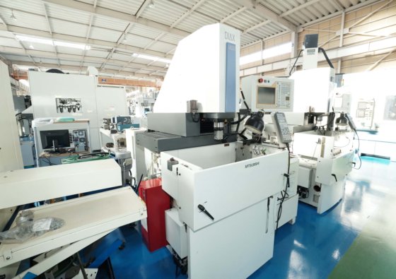 2001 三菱電機(株) EA-8