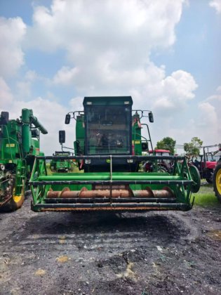 2019 约翰迪尔w100联合收割机