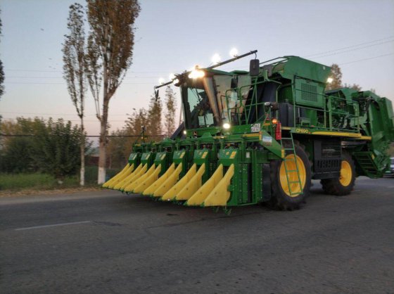 2018 约翰迪尔CP690自走式打包摘棉机