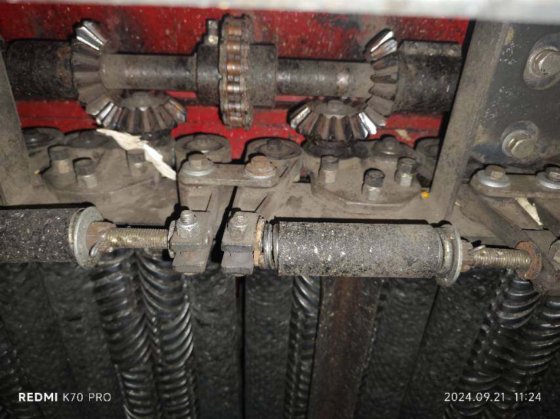 2017 牧神八行玉米收割机