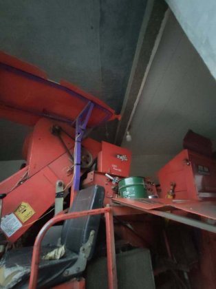 2024 废铁两行履带玉米收割机