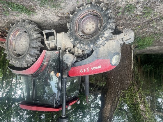 2022 东方红MF904拖拉机