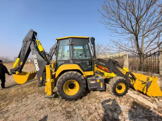 徐工 XC870HK 挖掘装载机出售 装载斗容量:1 m³