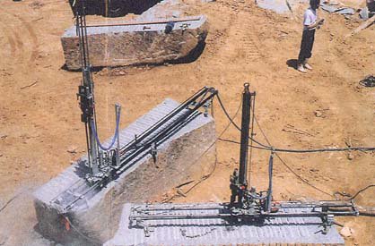 ウルトラドリル. エアー式自動ドリル