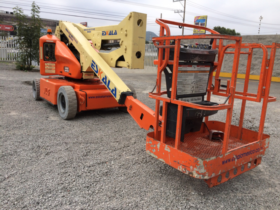 Used 2003 JLG Articulating Boom
