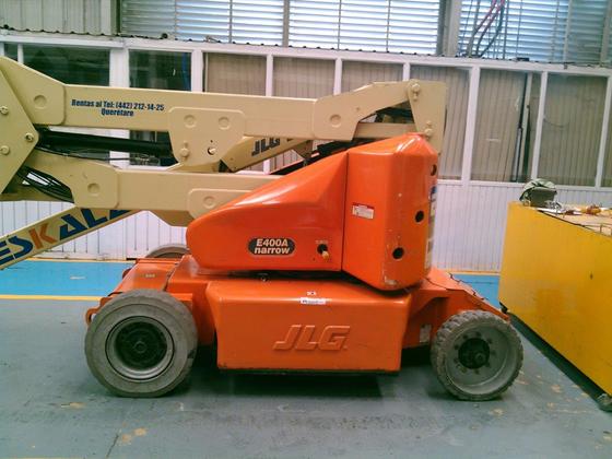 Used 2002 JLG Articulating Boom