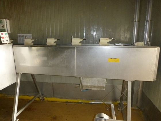 SYSTEMATE breast cap deboner in