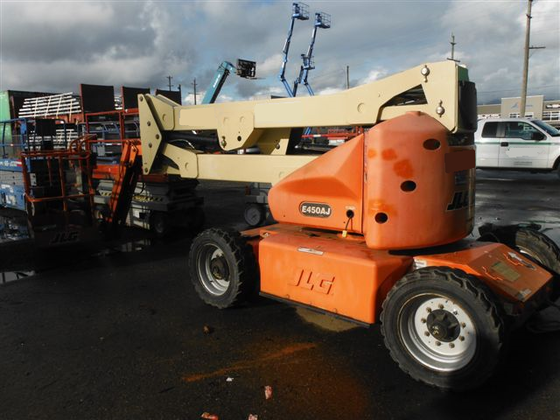 JLG E450AJ Articulate Boom Lift
