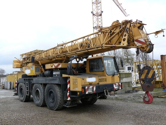 Used 1992 LIEBHERR LTM 1040