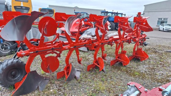 2024 KUHN VM153