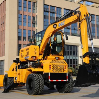 Pelles rétrocaveuses compactes à vendre