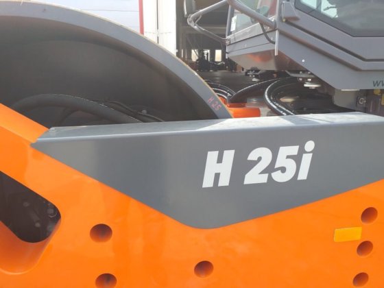 2019 Hamm H25i