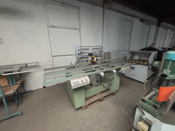 钻孔铰链固定机 UNIMAC MAGIC 1 -