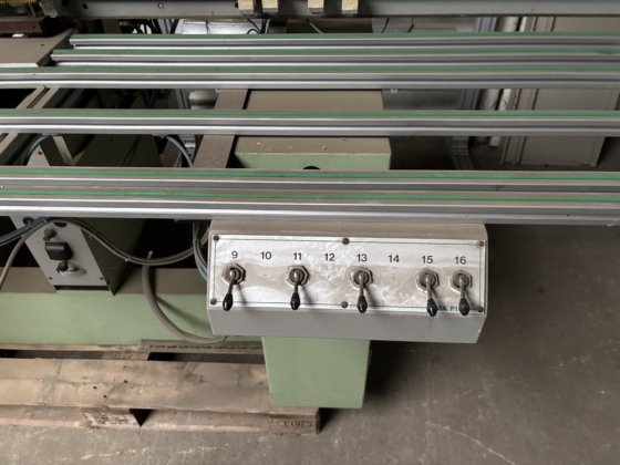 钻孔铰链固定机 UNIMAC MAGIC 1 -