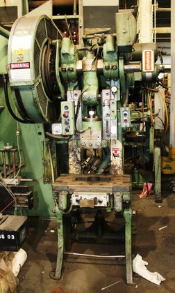 1955 32 Ton 2.5" Stroke