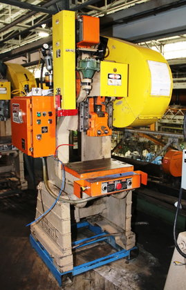 1982 25 Ton 3" Stroke