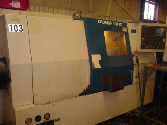 PUMA CNC LATHE in Warren,