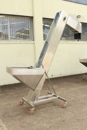 S/S フレームのクリート付きベルト エレベーター