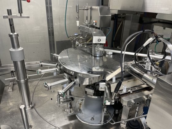 东洋机械/安立公司全套 Doy Pack 灌装和包装生产线