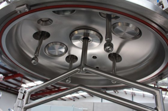 内置在线乳化机的 AZO 真空夹套加工罐