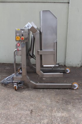 不锈钢电动垃圾箱提升机