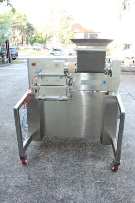 フィッツパトリック社製オーガーフィーダー付ハンマーミル