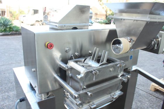 带螺旋给料机的 Fitzpatrick Fitzmill 碾磨机