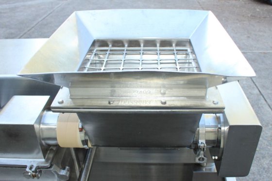 フィッツパトリック社製オーガーフィーダー付ハンマーミル